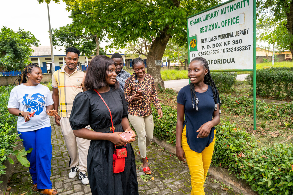 Young people in Koforidua, Ghana. Photo: &copy; Fondation Botnar.
