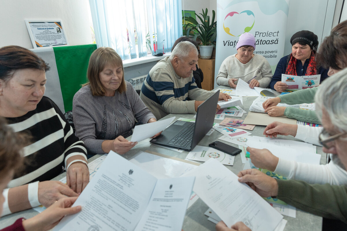 Community Multidisciplinary team from Tanatari, Causeni district develop the Integrated Care Action Plan. Photo: &copy; Swiss TPH&nbsp;