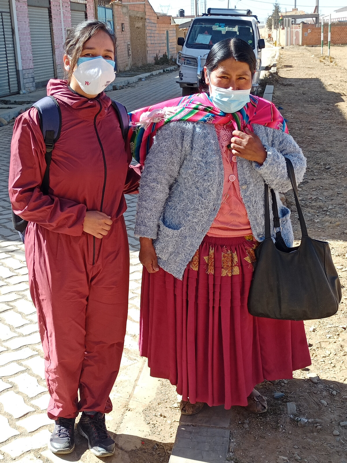 Ricarda, mother of 5 children and the community volunteer who visits her to deliver Thinking Healthy. El Alto-Boliva. Photo: &copy; CBM<br>