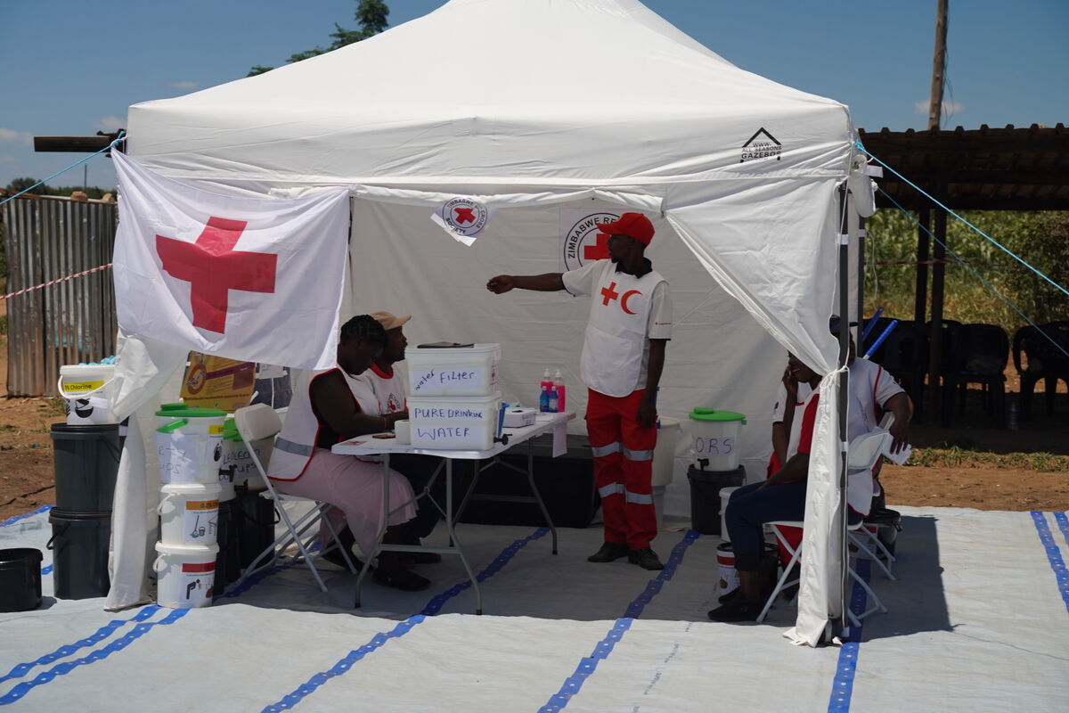 Alleviating the burden of cholera outbreaks through community case management