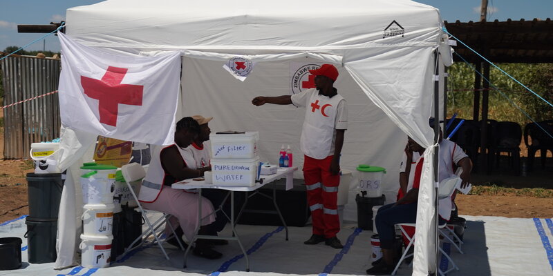 Alleviating the burden of cholera outbreaks through community case management