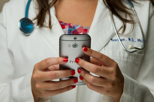 Public Health Wales wird WHO-Kooperationszentrum für Chancengleichheit im Bereich digitale Gesundheit  