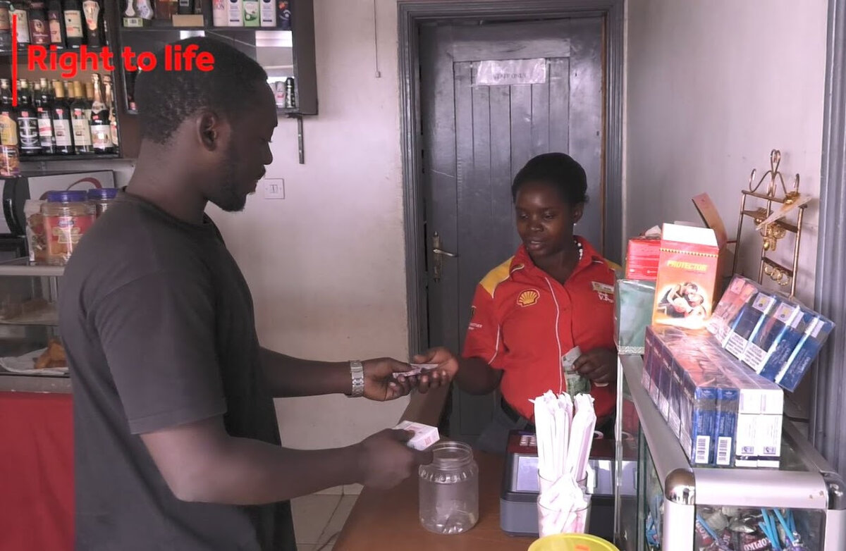 Cigarette sales in Uganda. Photo: &copy; Action on Smoking and Health (ASH)