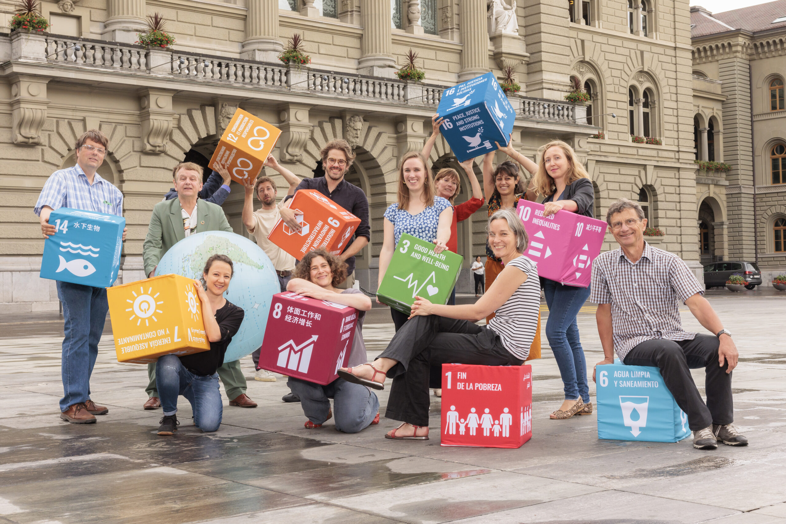 Foto: Auf Kosten der Welt_Vernissage / &copy; Silvia Rohrbach