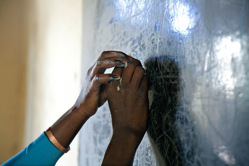 El Fasher: Supervisor Radia Ibrahim Hamid and the translator to the sign language, Abdelatif Adam Ibrahim, are teaching mathematics to the students at the North Darfur Association for the Disabled, in El Fasher. Photo by Albert Gonzalez Farran / UNAMID/flickr, CC BY-NC-ND 2.0 <br>