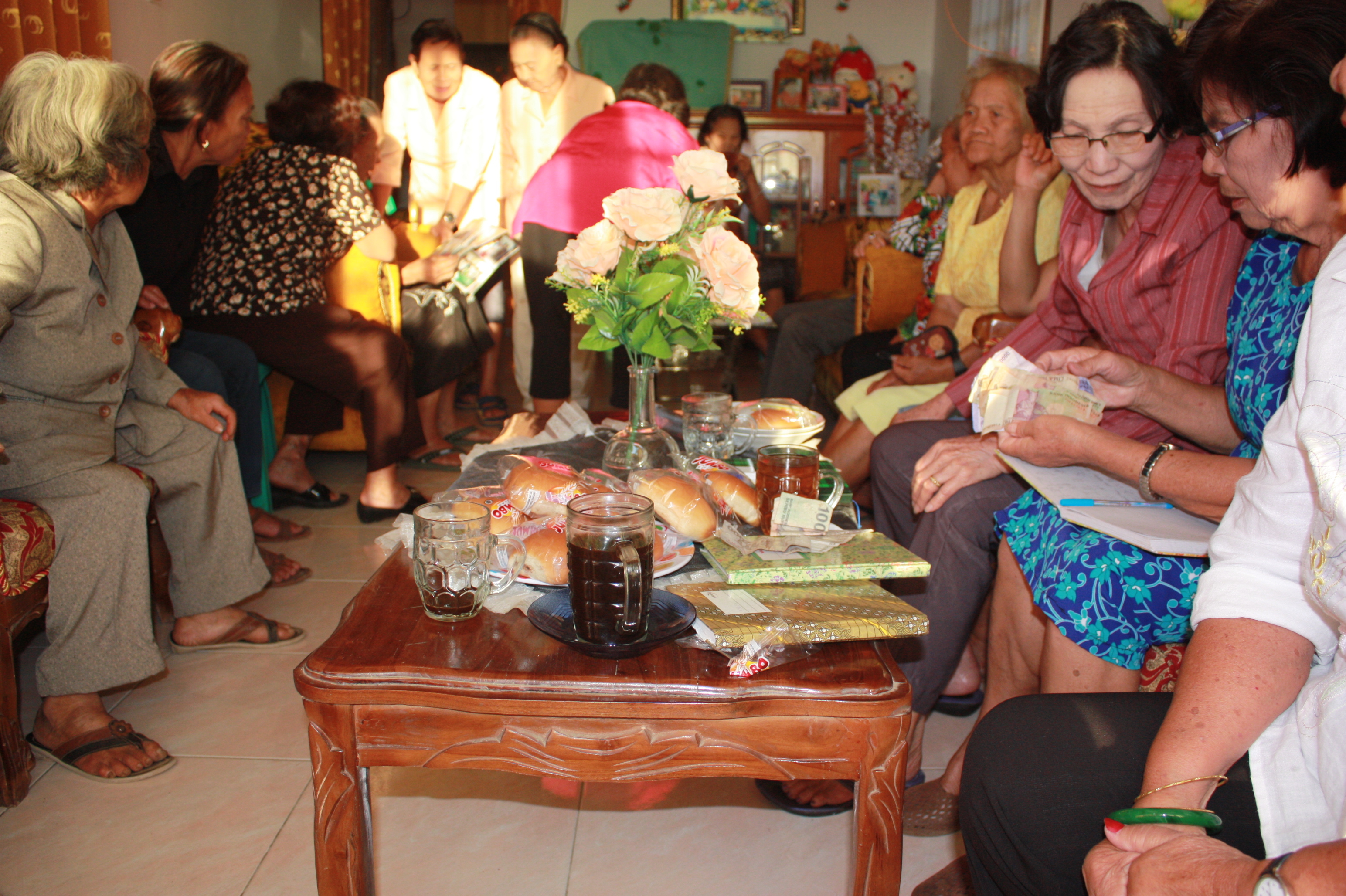Biweekly meeting of a local Elderly Group (North Sulawesi,Indonesia) Photo: @ Peter van Eeuwijk