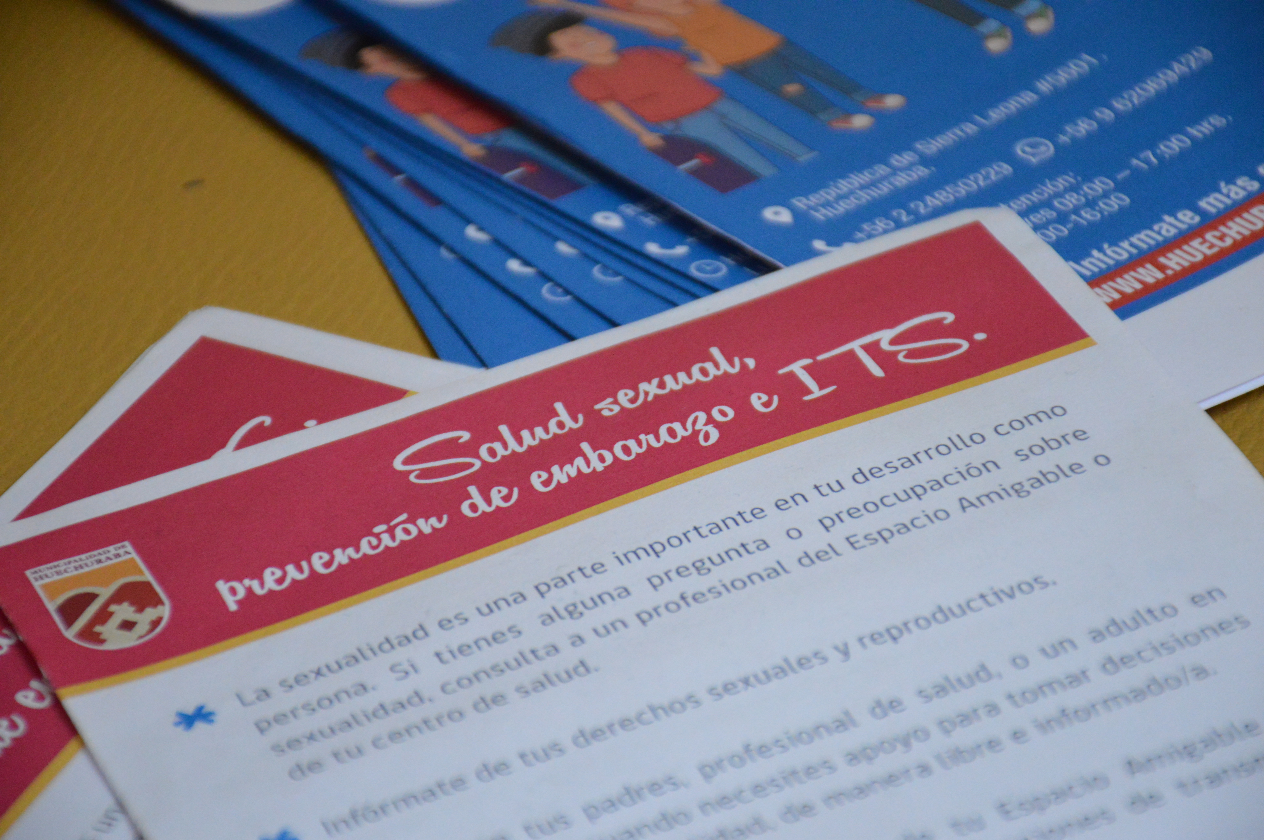 Printed material for reproductive and sexual health education for adolescents in Huechuraba, Santiago. Photo: &copy; Felipe Hasen
