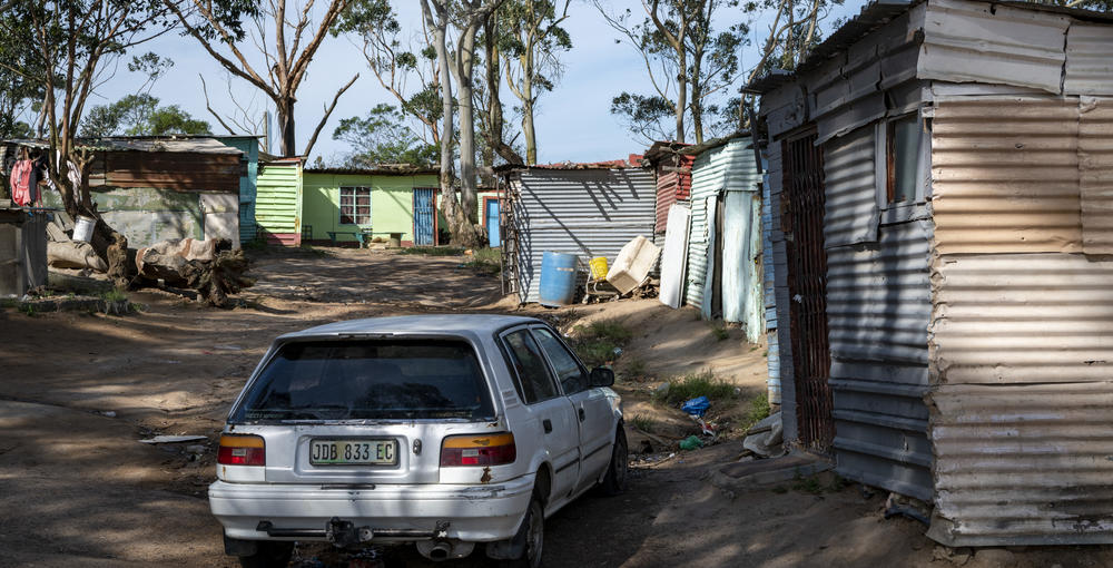 A community center against poverty