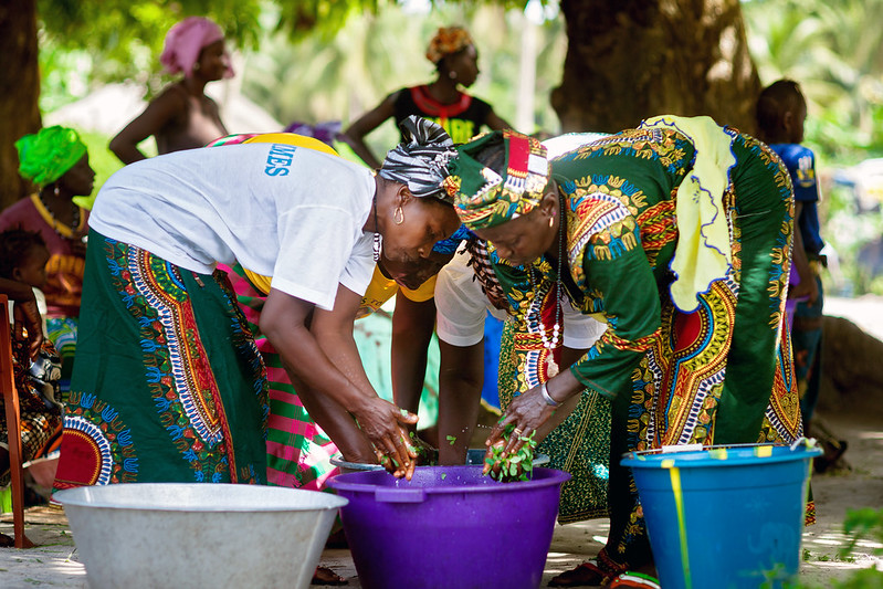 Confier le leadership aux communautés