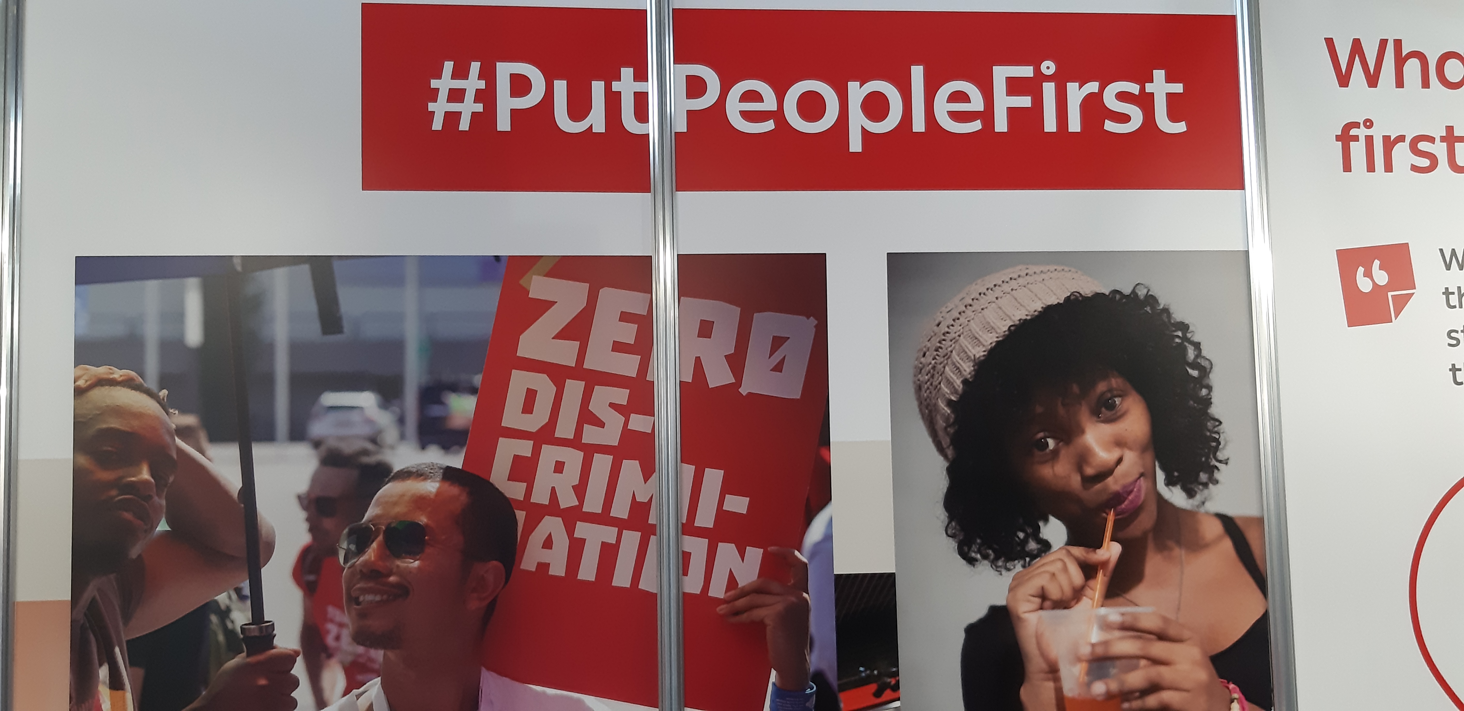 Pourquoi des gens continuent-ils à mourir inutilement du SIDA ? La faute à la politique - et non à la science