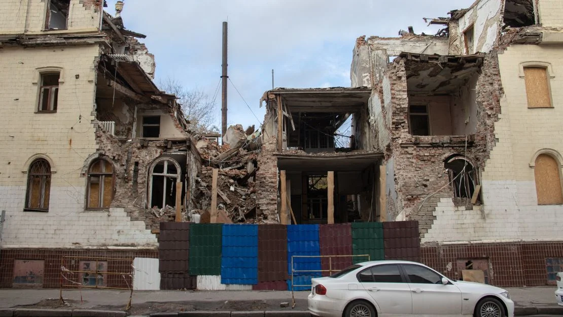 Usage intensif de drones et missiles en Ukraine: Handicap International alerte sur leurs impacts dévastateurs pour les civils