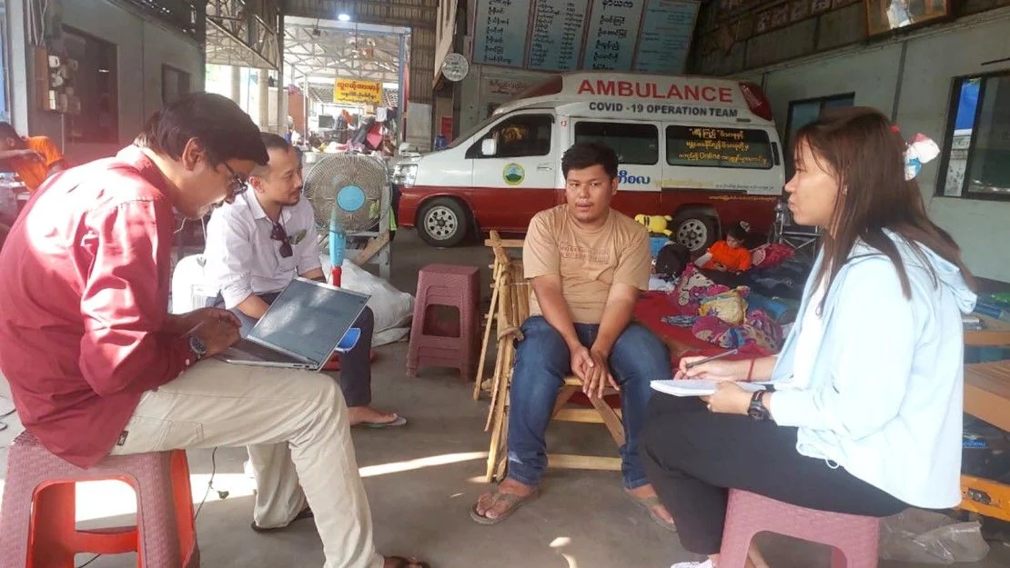 1 semaine après, les secouristes birmans au cœur du chaos